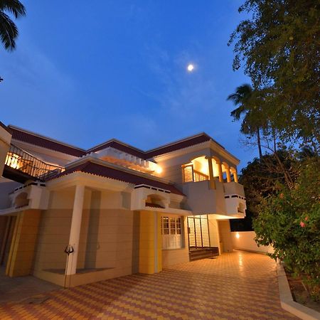 Sri Ranga Krupa Hotel Tiruchirappalli Buitenkant foto