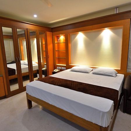 Sri Ranga Krupa Hotel Tiruchirappalli Buitenkant foto