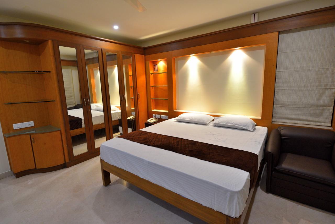 Sri Ranga Krupa Hotel Tiruchirappalli Buitenkant foto