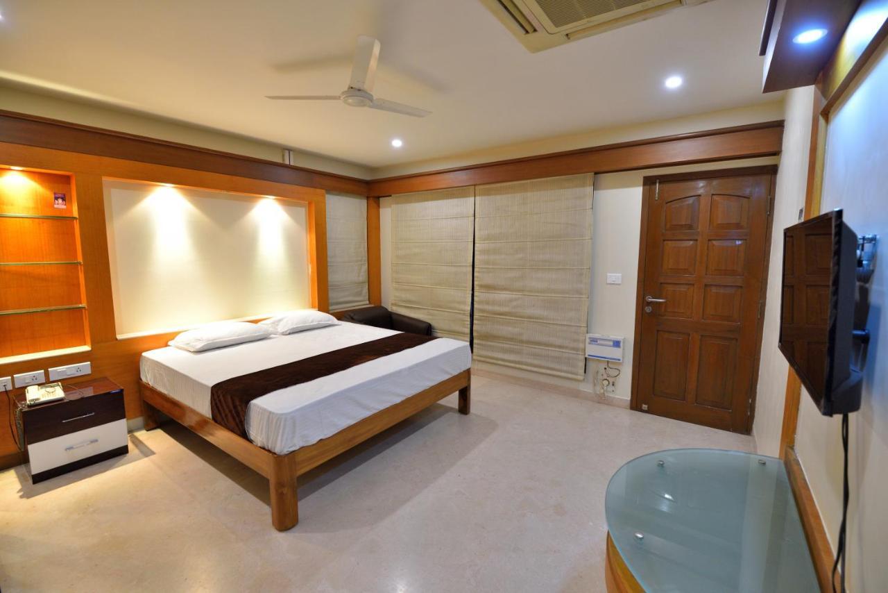 Sri Ranga Krupa Hotel Tiruchirappalli Buitenkant foto